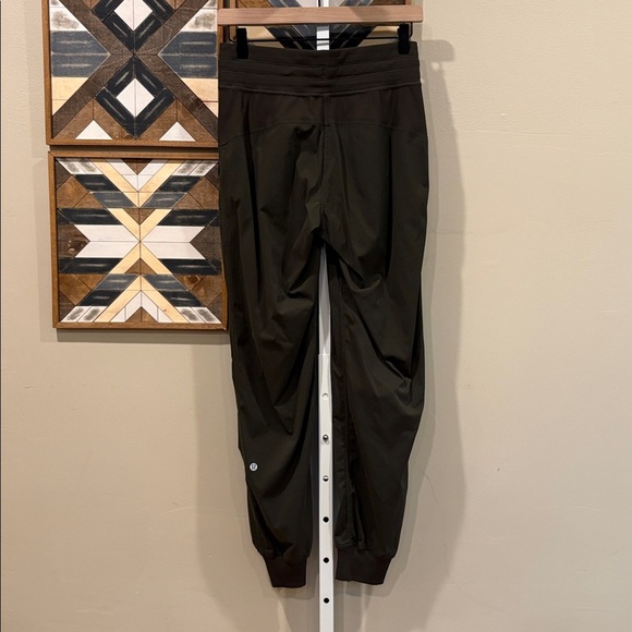 Lululemon Dance Studio Jogger in Dark Olive size 4 - Picture 3 of 9